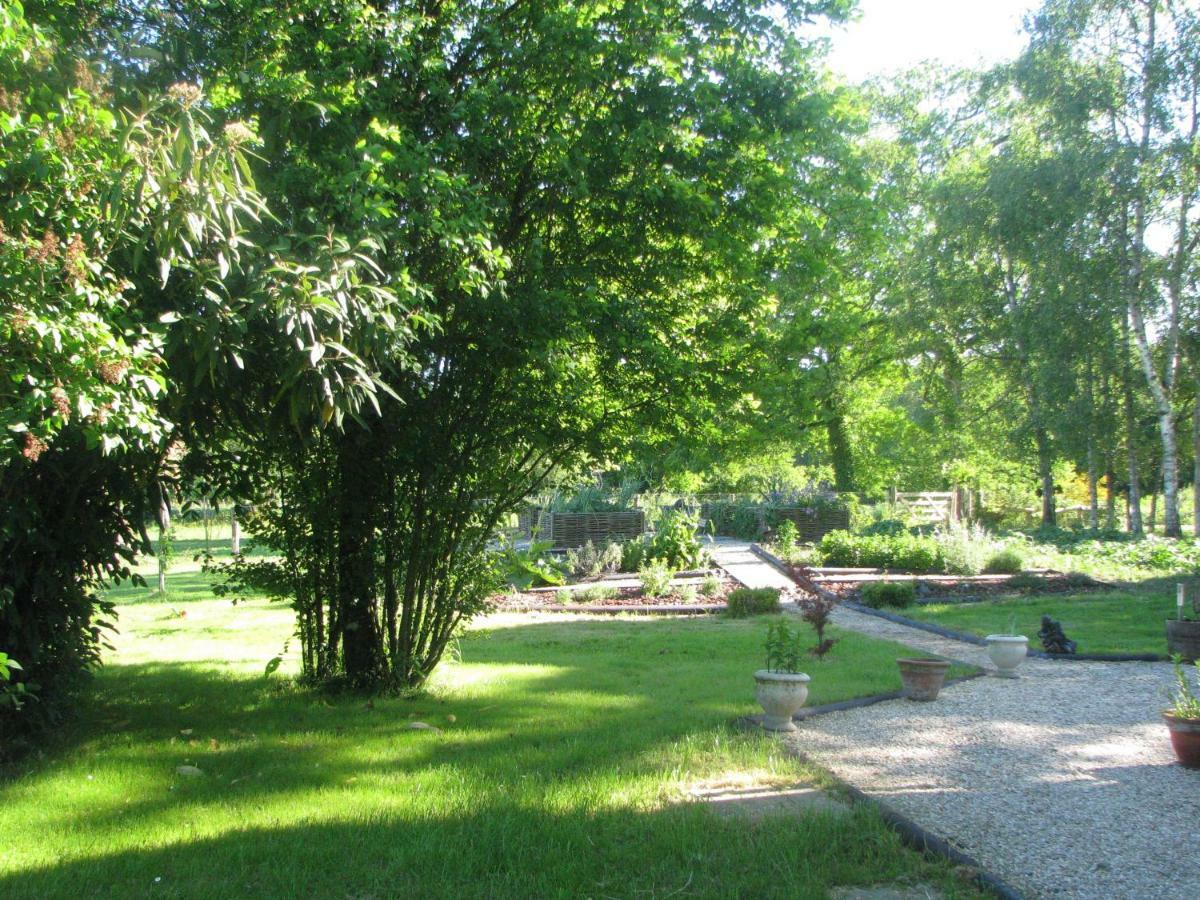 Tante Pim Apartment Neuilly-sur-Eure Bagian luar foto