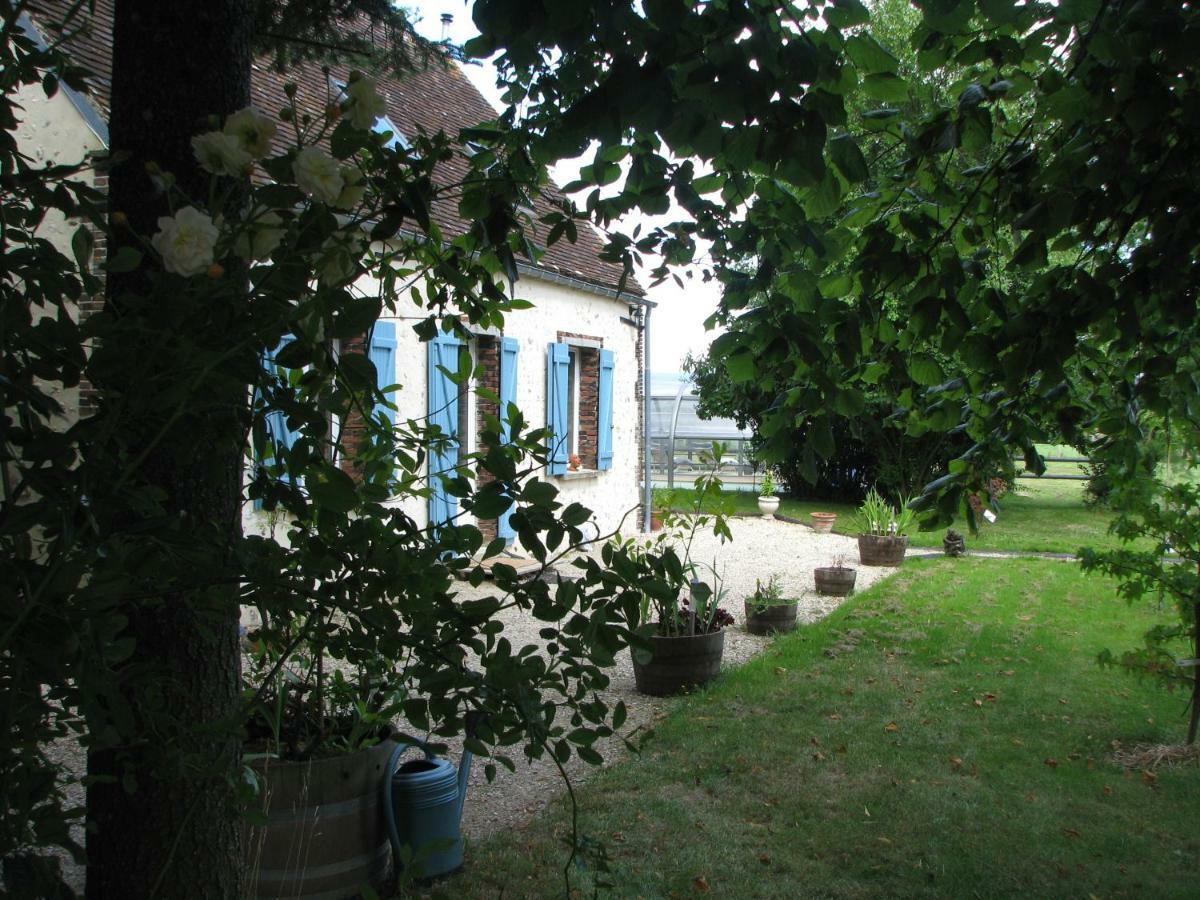 Tante Pim Apartment Neuilly-sur-Eure Bagian luar foto