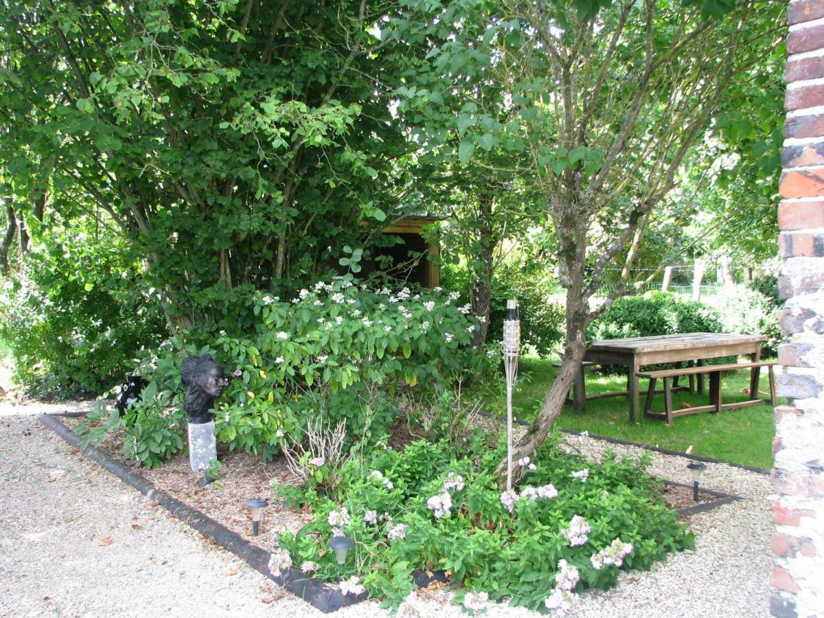 Tante Pim Apartment Neuilly-sur-Eure Bagian luar foto
