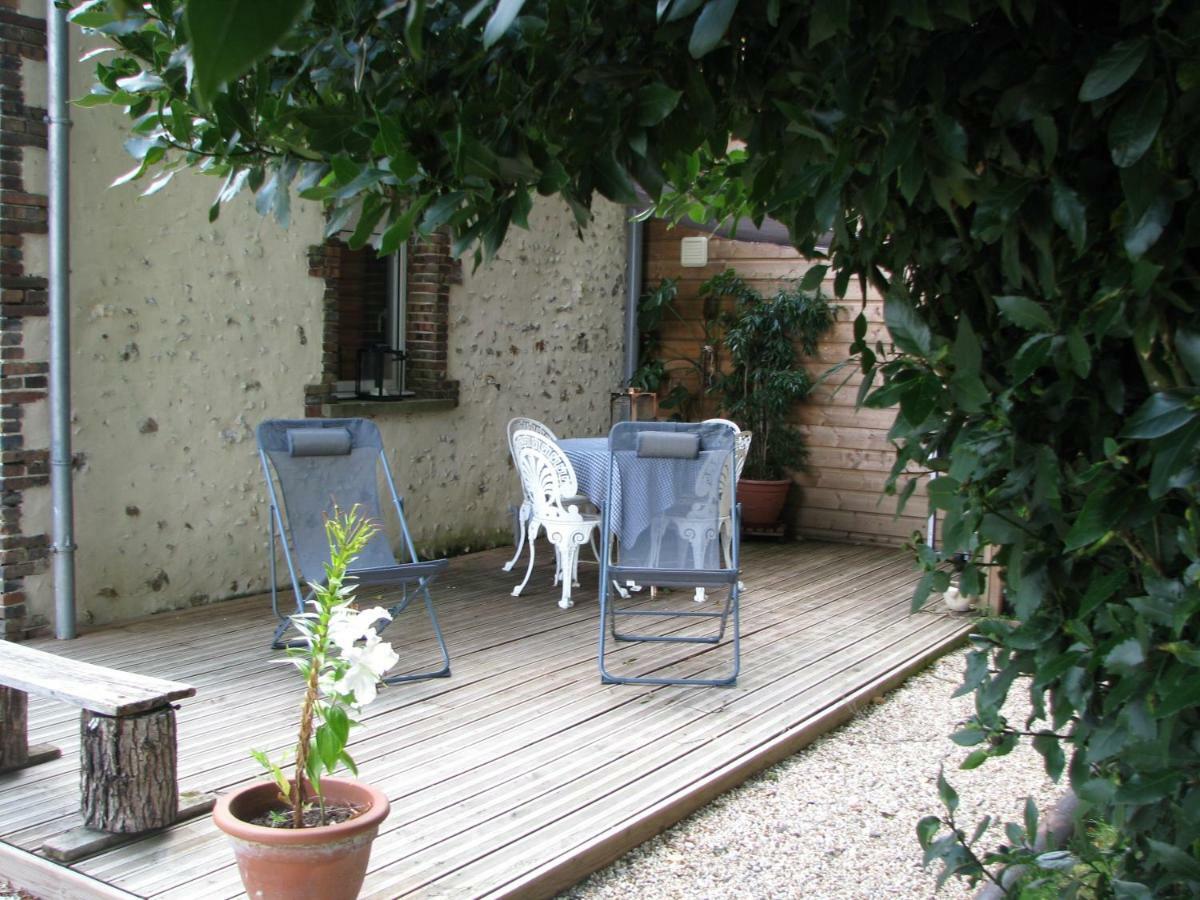 Tante Pim Apartment Neuilly-sur-Eure Bagian luar foto