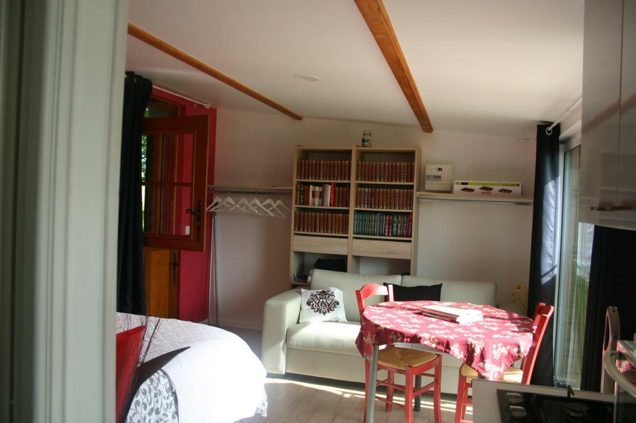 Tante Pim Apartment Neuilly-sur-Eure Bagian luar foto